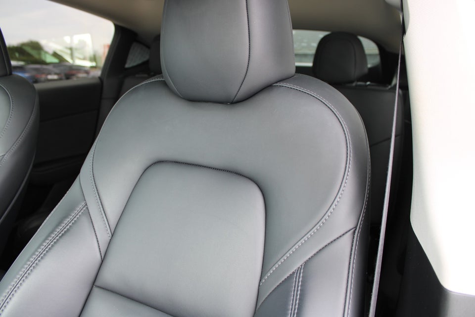Tesla Model Y Long Range AWD 5d