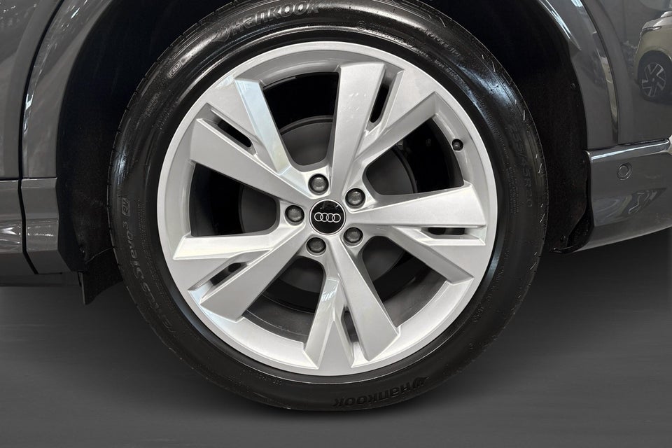 Audi Q4 e-tron performance 5d