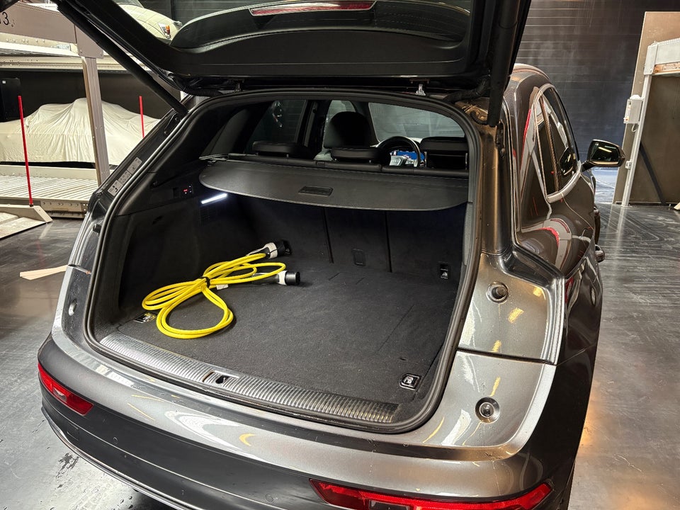 Audi Q5 50 TFSi e Sport quattro S-tr. 5d