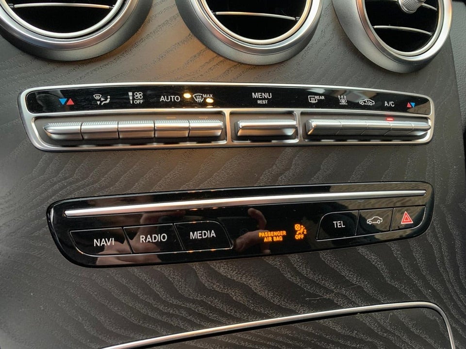 Mercedes C300 e 2,0 AMG Line stc. aut. 5d