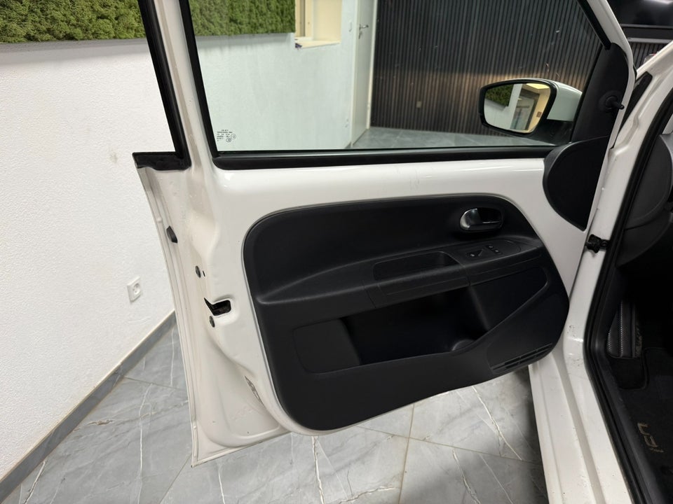 VW Up! 1,0 60 Cheer Up! BMT 5d