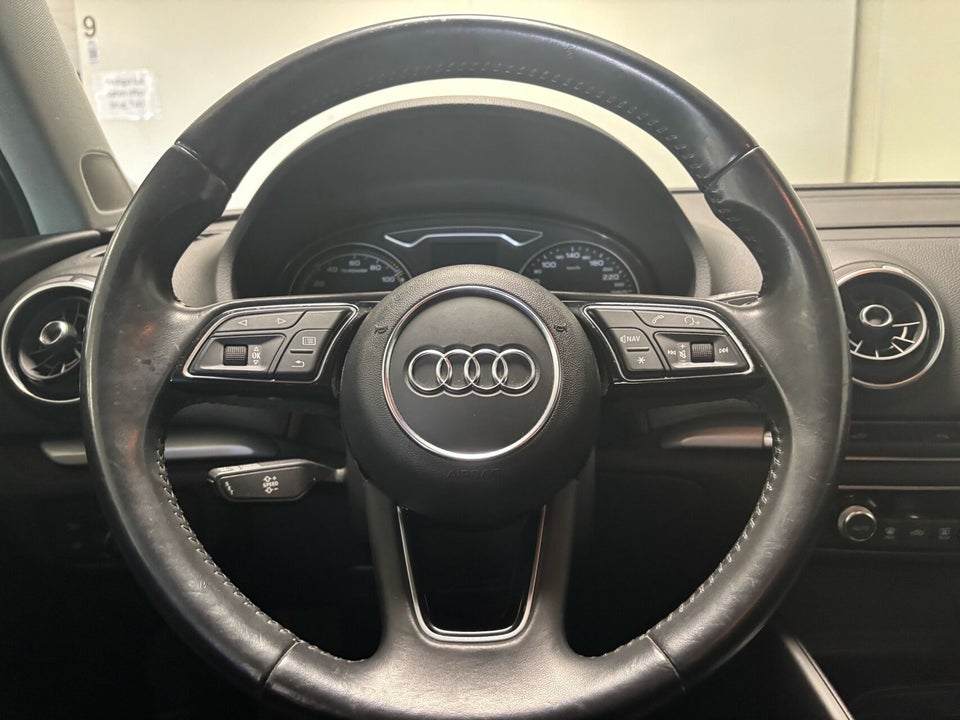 Audi A3 1,4 e-tron Sportback S-tr. 5d