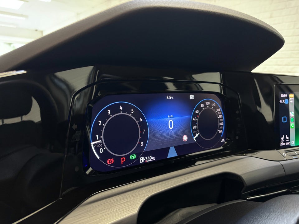 VW Golf VIII 1,5 eTSi 150 1st Edition DSG 5d