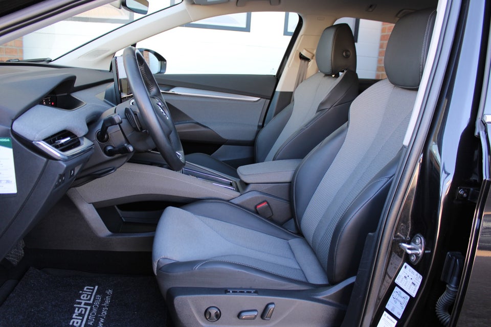 Skoda Enyaq 60 iV Clever Loft 5d