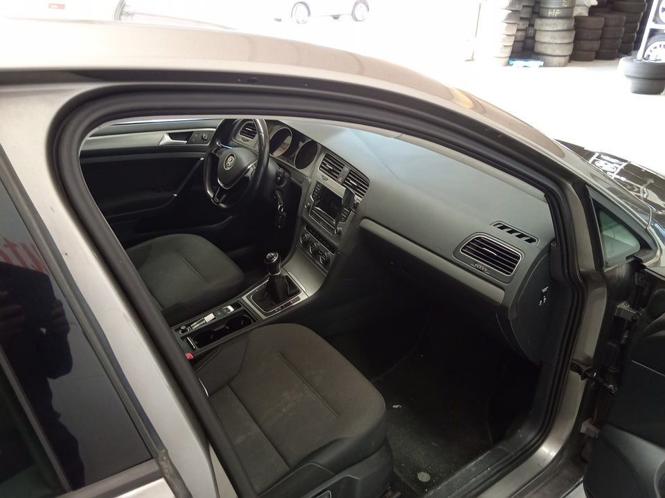 VW Golf VII 1,4 TSi 122 Comfortline BMT 5d