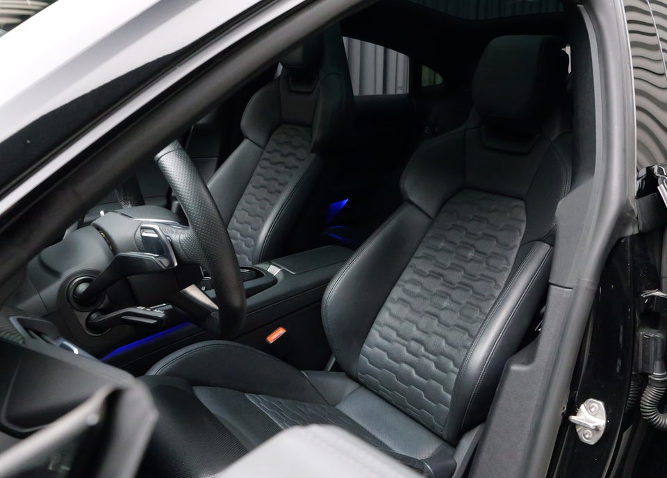 Audi e-tron GT quattro 4d