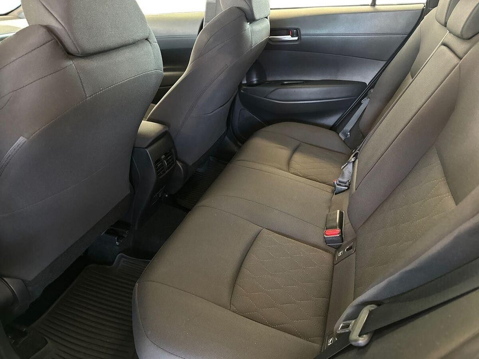 Toyota Corolla Cross 2,0 Hybrid Active CVT 5d