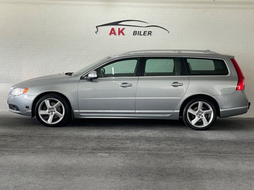 Volvo V70 3,0 T6 Summum aut. AWD 5d