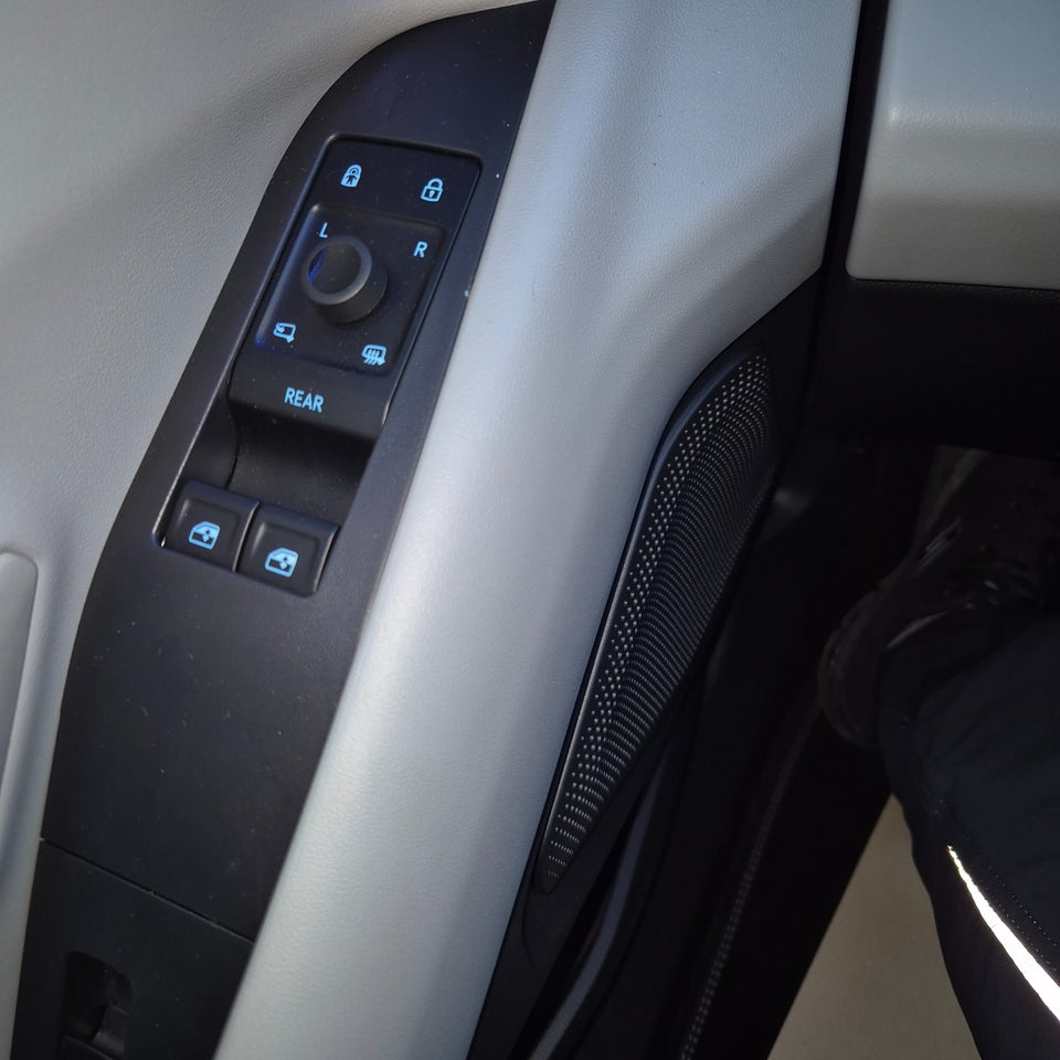 Ford Capri 82 Premium Extended Range 5d