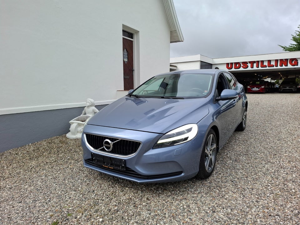 Volvo V40 2,0 D2 120 Momentum 5d