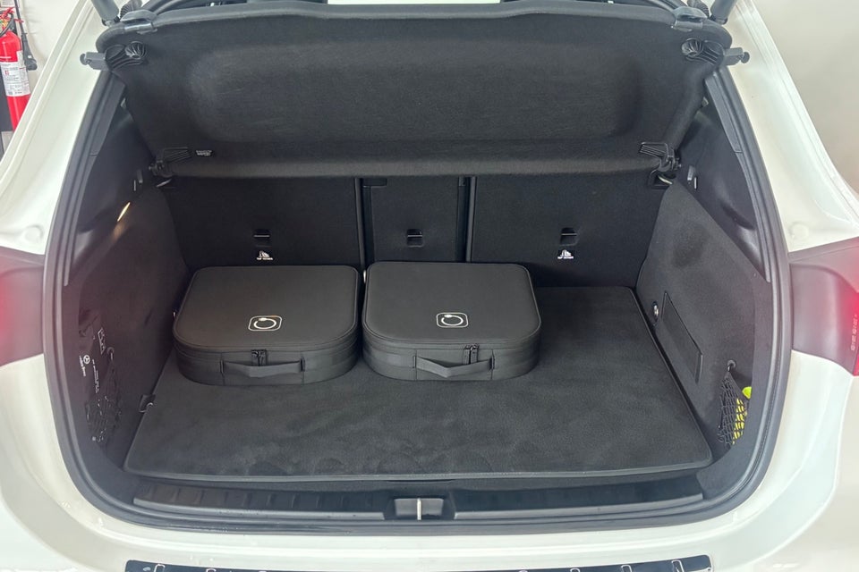 Mercedes EQA300 Progressive 4Matic 5d