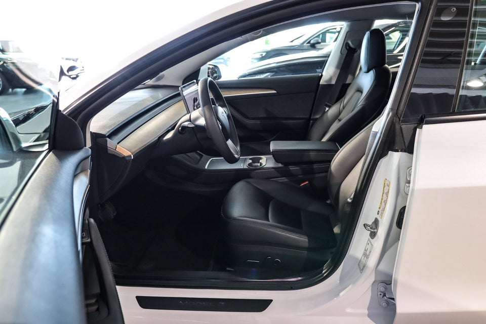 Tesla Model 3 Long Range AWD 4d