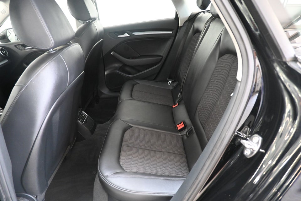 Audi A3 1,4 TFSi 150 Ambiente Sportback S-tr. 5d