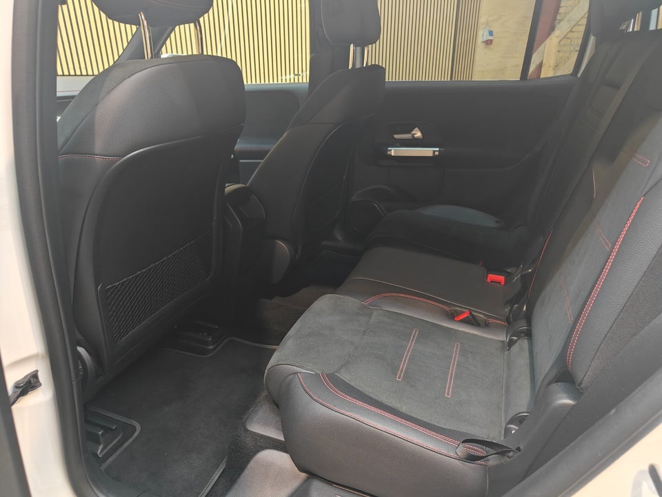 Mercedes EQB250 AMG Line 5d