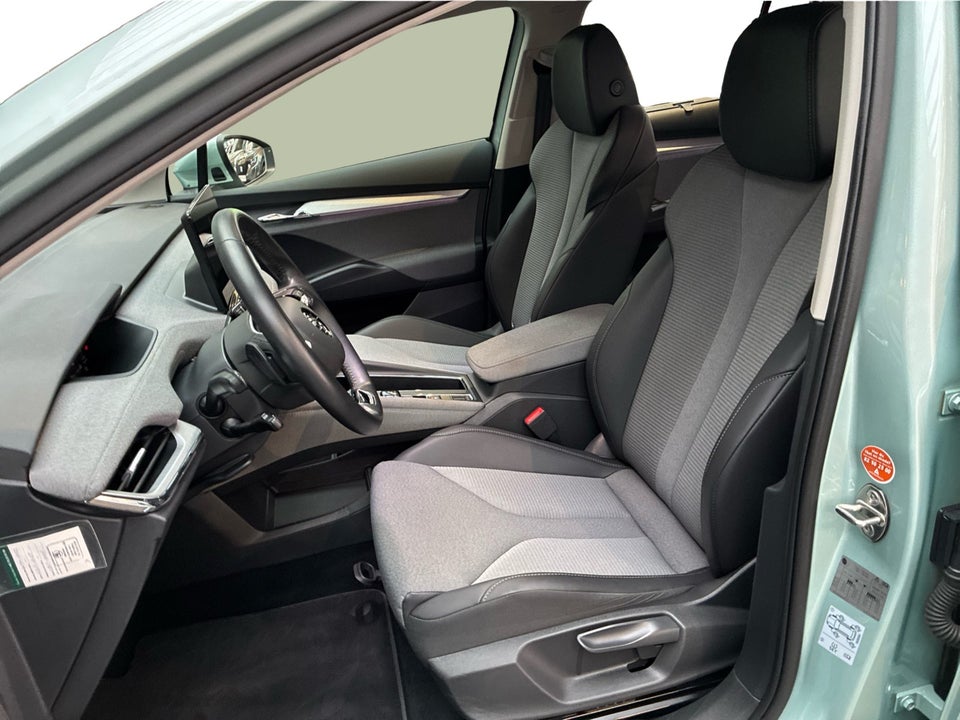 Skoda Enyaq 60 iV Plus 5d