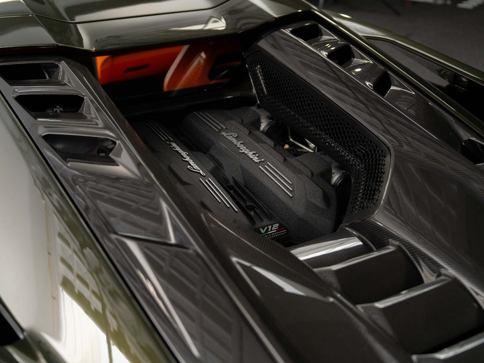 Lamborghini Revuelto 6,5  2d