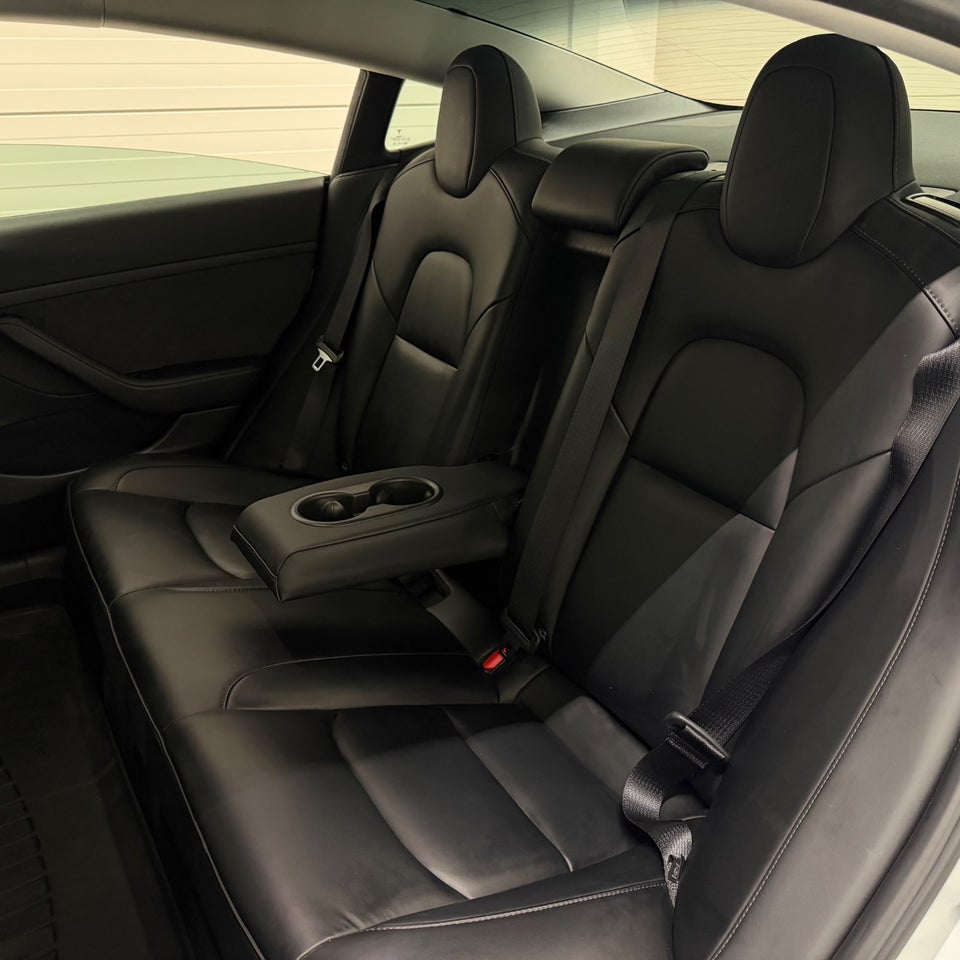 Tesla Model 3 Long Range AWD 4d