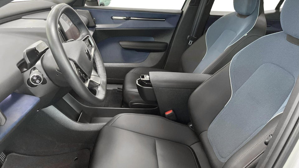Volvo EX30 Extended Range Plus 5d