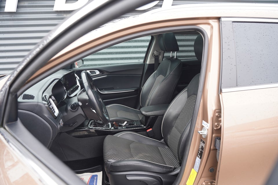 Kia Ceed 1,6 PHEV Upgrade Premium SW DCT 5d