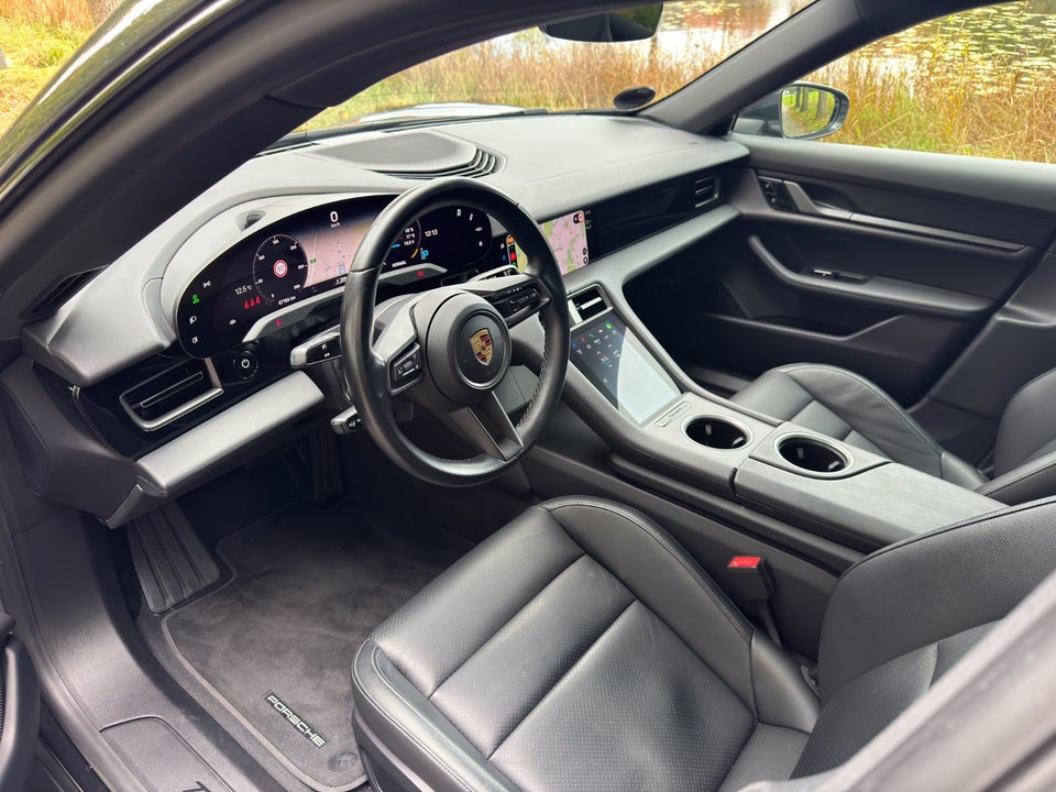 Porsche Taycan Performance+ 4d