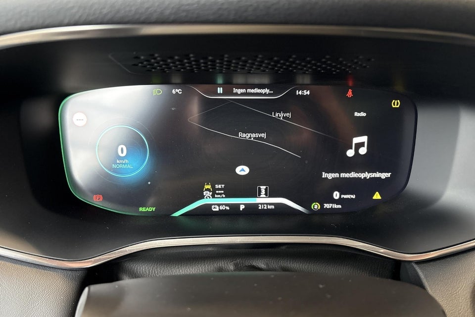 MG Marvel R Luxury 5d