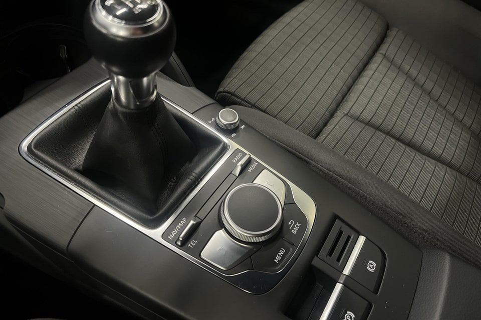 Audi A3 35 TFSi Sport Limited Sportback 5d