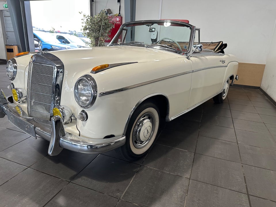 Mercedes 220 S 2,2 Ponton Cabriolet 2d