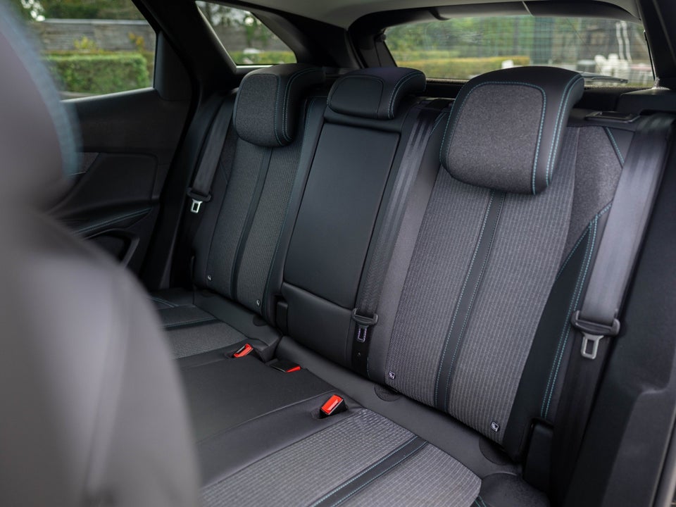 Peugeot 3008 1,5 BlueHDi 130 Allure Pack EAT8 5d
