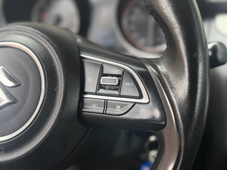 Suzuki Swift 1,0 Boosterjet SHVS Exclusive 5d