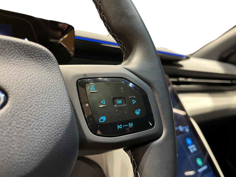 Ford Explorer 82 Premium Extended Range 5d