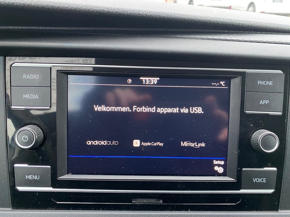 VW Transporter 2,0 TDi 110 Kassevogn lang