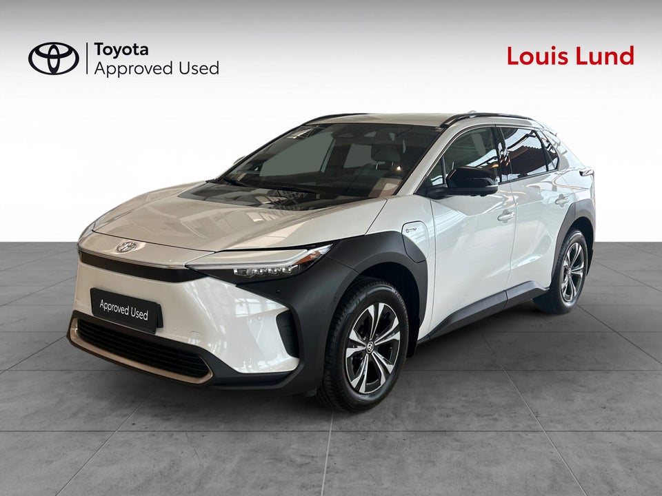 Toyota bZ4X Executive AWD 5d