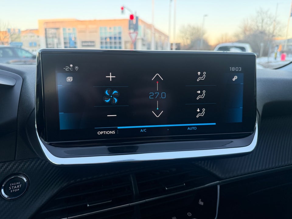 Peugeot 208 1,2 PureTech 100 Allure Sky 5d