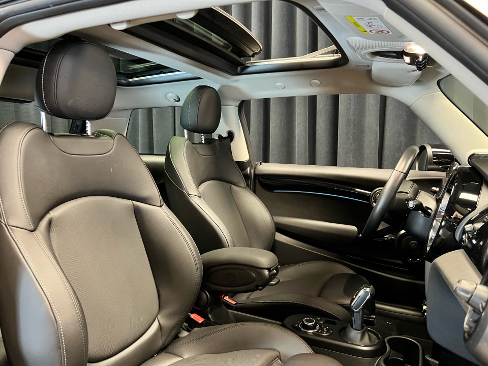 MINI Cooper SE Classic Trim 3d