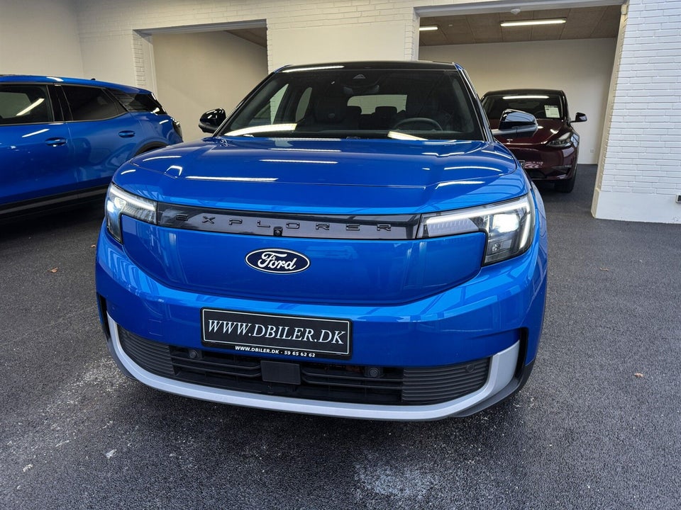 Ford Explorer 77 Premium Extended Range 5d