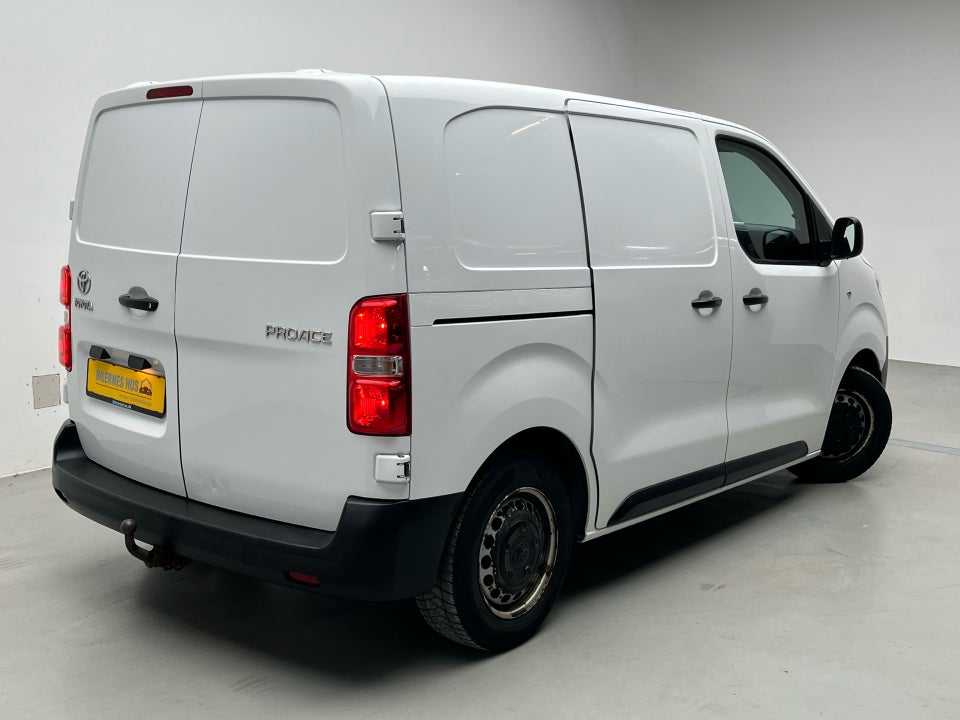 Toyota ProAce 1,6 D 95 Compact Base 5d