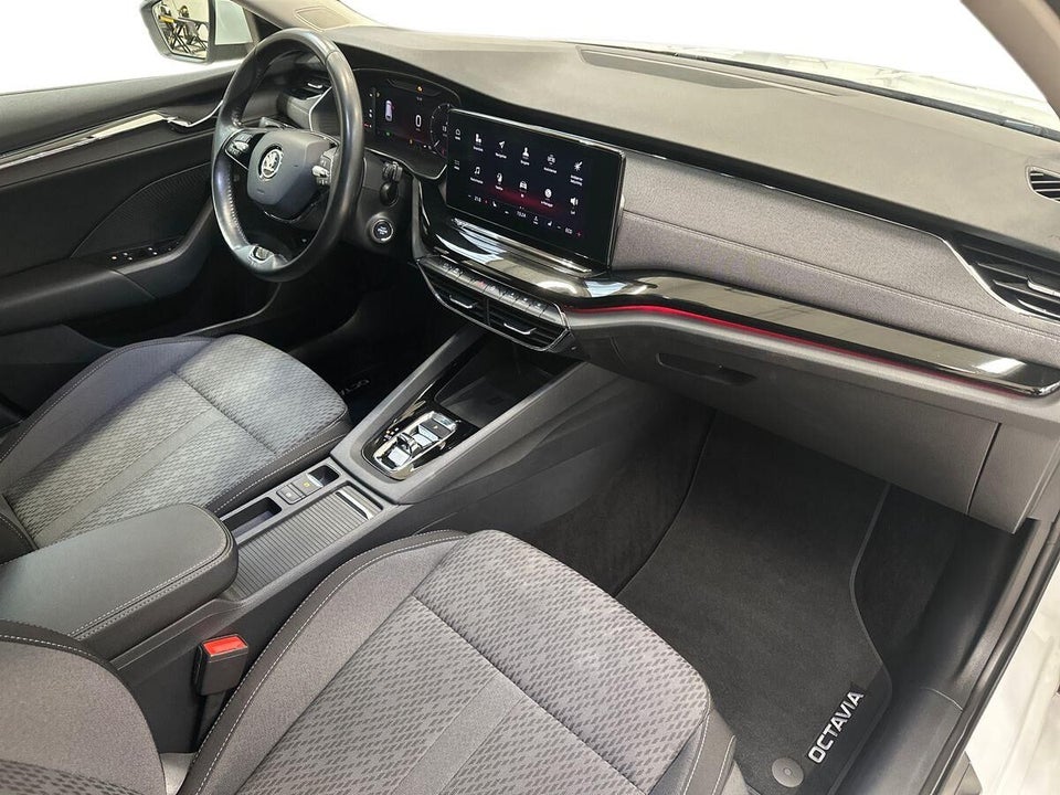 Skoda Octavia 1,4 TSi iV Plus Combi DSG 5d
