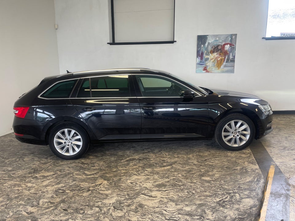 Skoda Superb 2,0 TDi 150 Style Combi DSG 5d