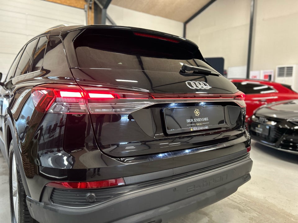 Audi Q4 e-tron 40 S-line 5d