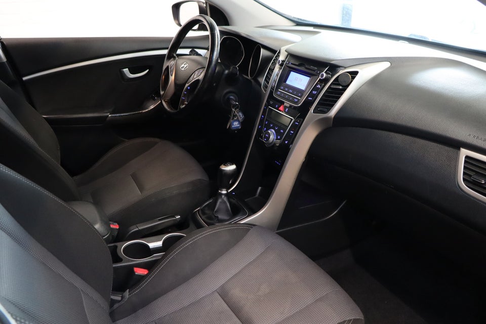 Hyundai i30 1,6 CRDi 110 XTR CW Eco 5d