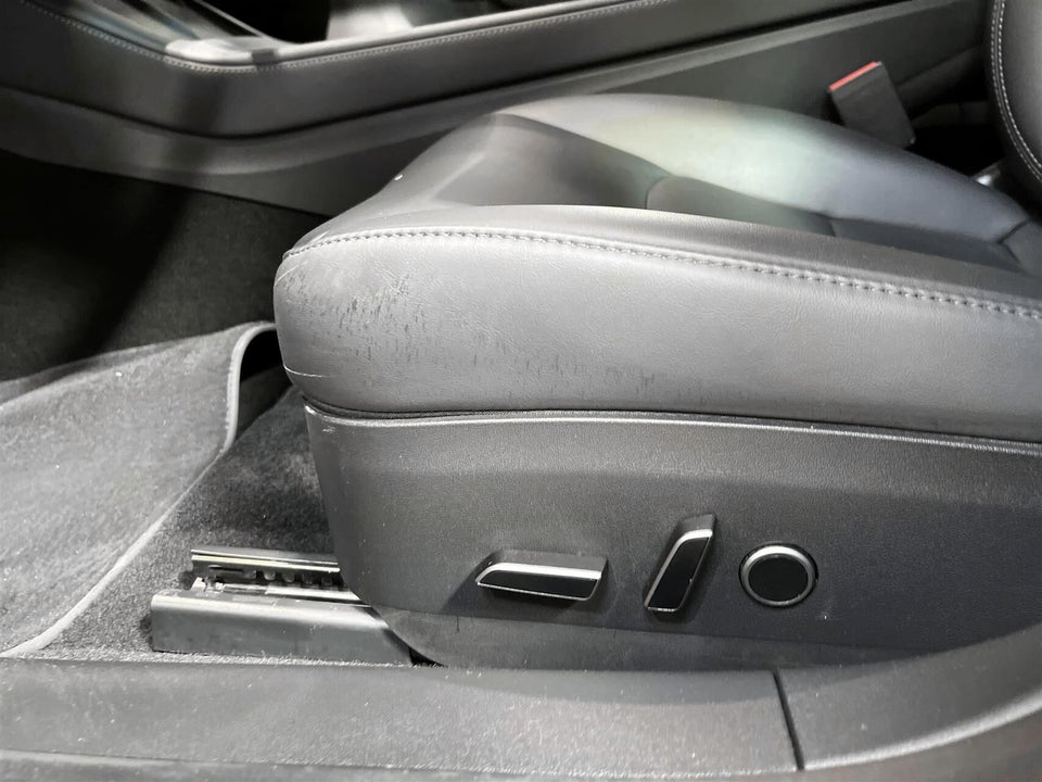 Tesla Model 3 RWD 4d