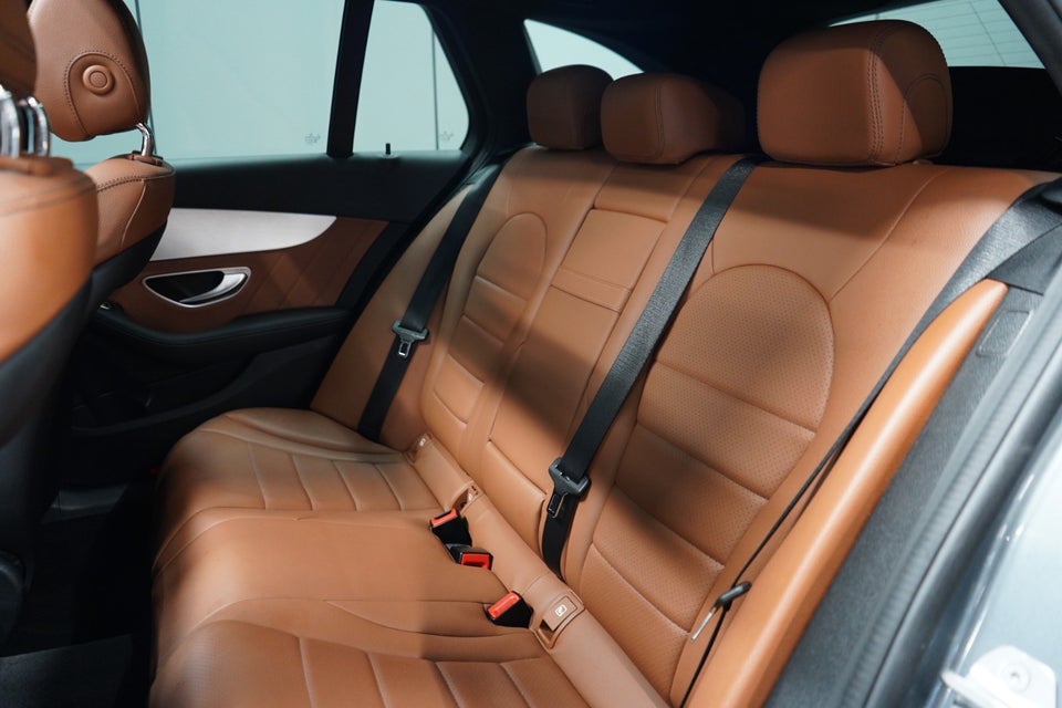 Mercedes C300 de 2,0 Advantage AMG stc. aut. 5d