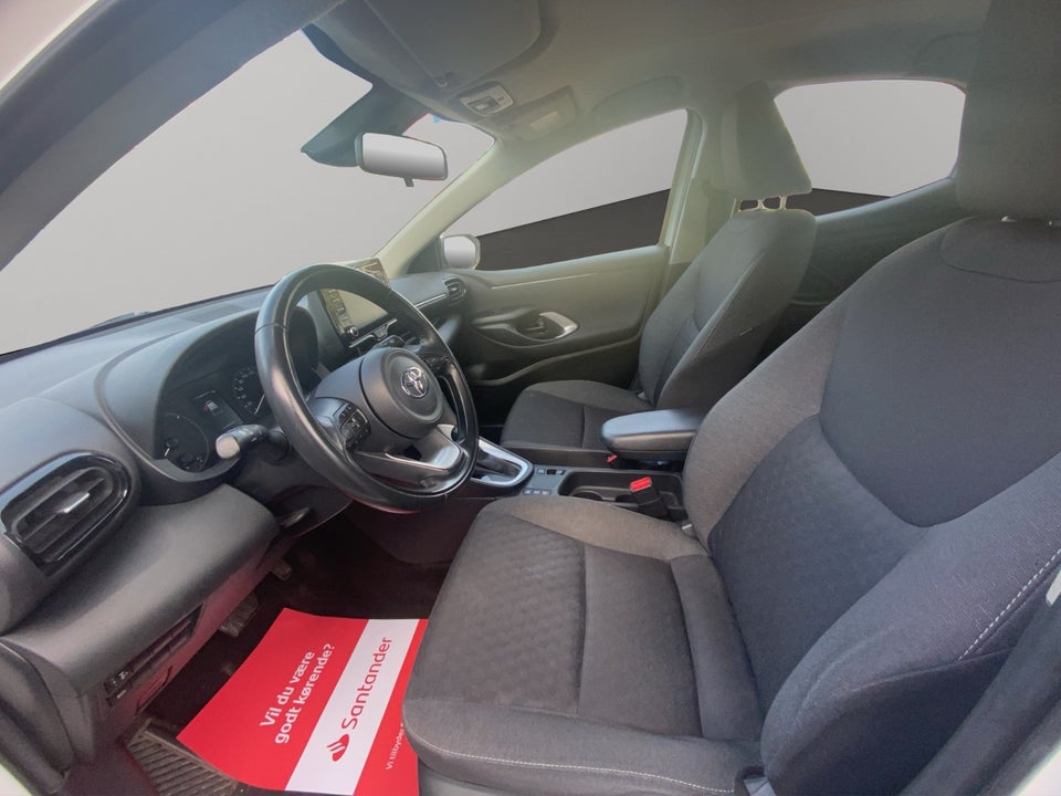 Toyota Yaris 1,5 Hybrid Essential e-CVT 5d
