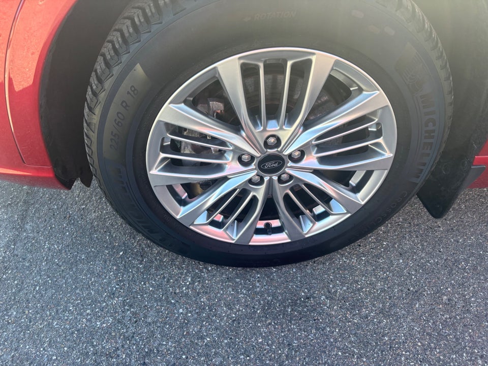 Ford Kuga 2,5 PHEV Vignale CVT 5d