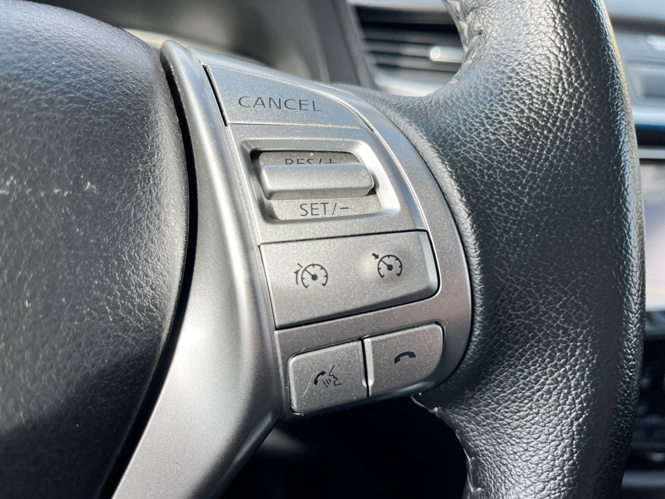 Nissan Navara 2,3 dCi 160 Db.Kab N-Connecta 4d