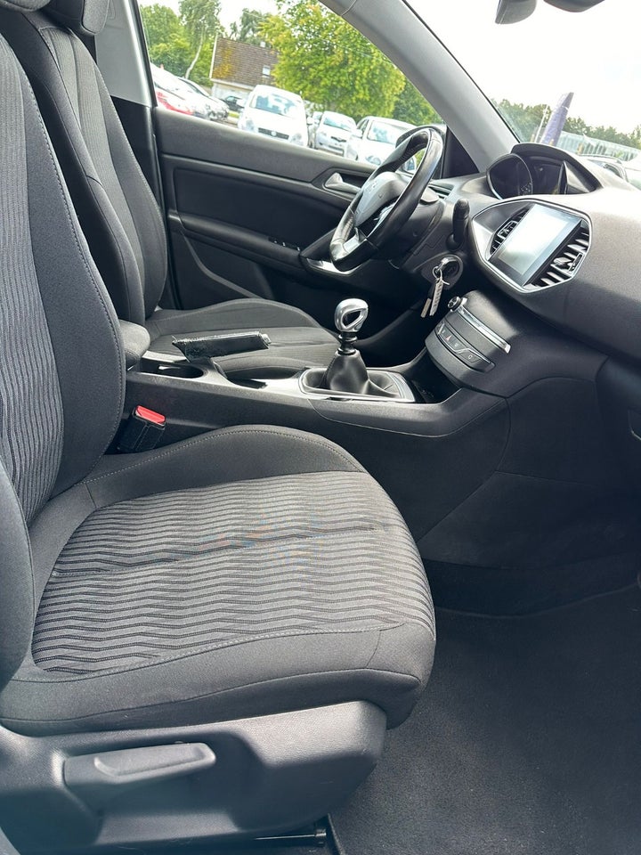 Peugeot 308 1,6 BlueHDi 120 Style SW 5d