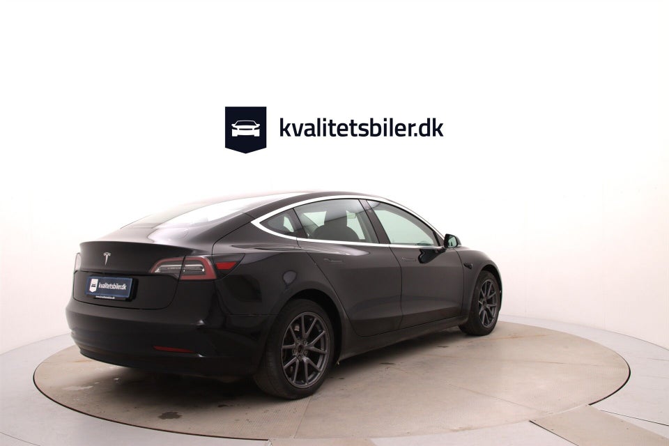 Tesla Model 3 Standard Range+ RWD 4d