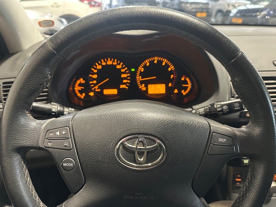 Toyota Avensis 1,8 VVT-i Sol stc. 5d