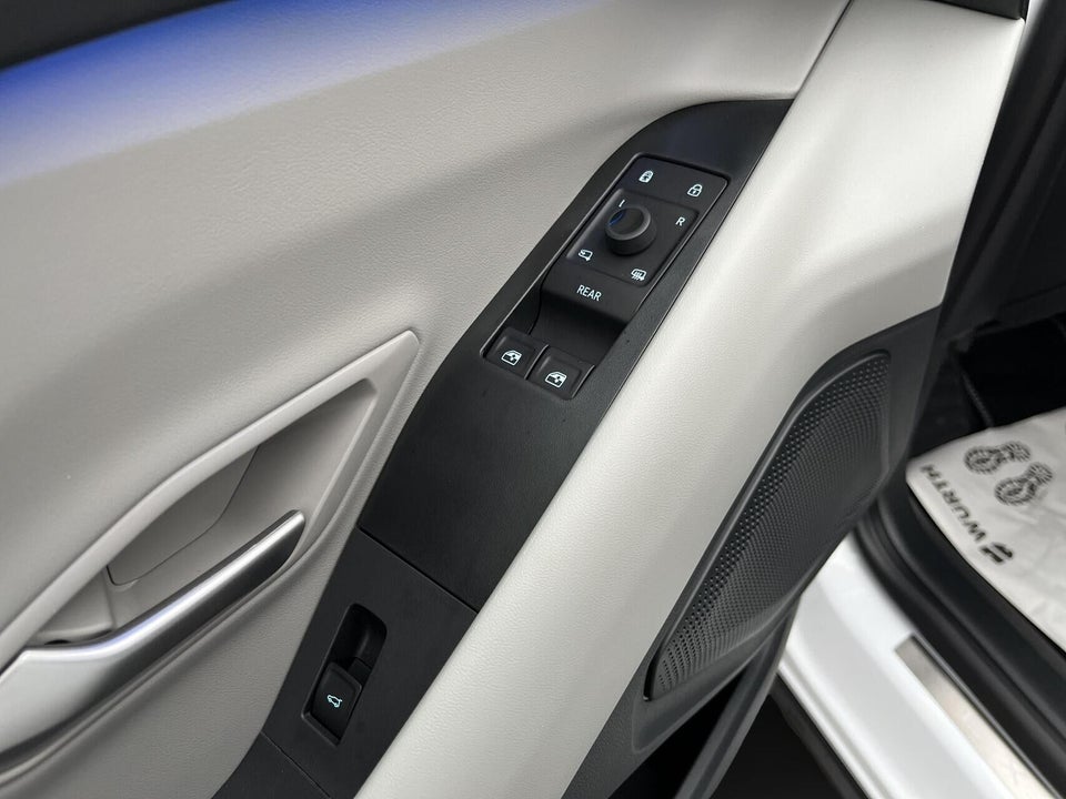 Ford Explorer 82 Premium Extended Range 5d