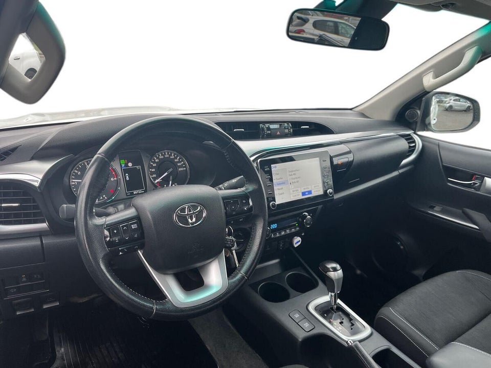 Toyota HiLux 2,8 D T3 Ex.Kab aut. 4d